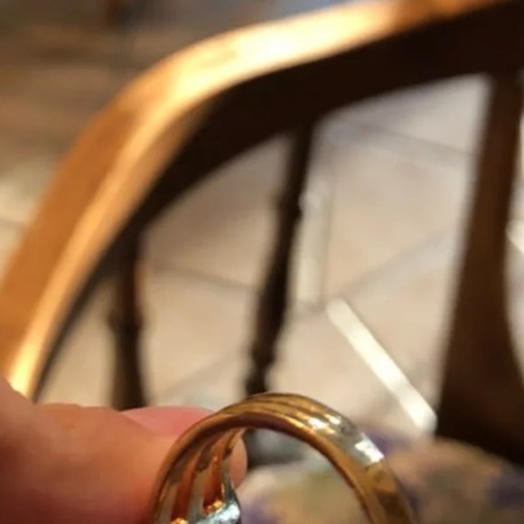 Red gemstone ring - Picture 3 of 4